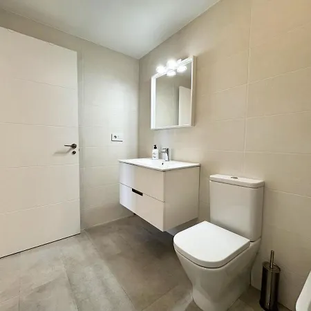 Ocean View Balcony - New 3bed 6pax Apartment *