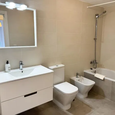 Ocean View Balcony - New 3bed 6pax Apartment *