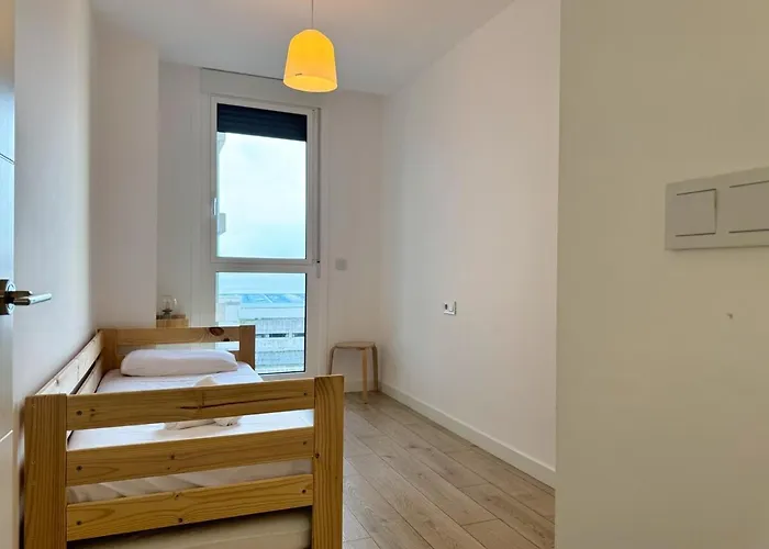 Ocean View Balcony - New 3bed 6pax דירה ויגו