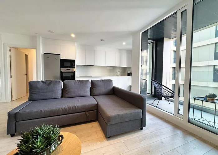 Ocean View Balcony - New 3bed 6pax * ויגו