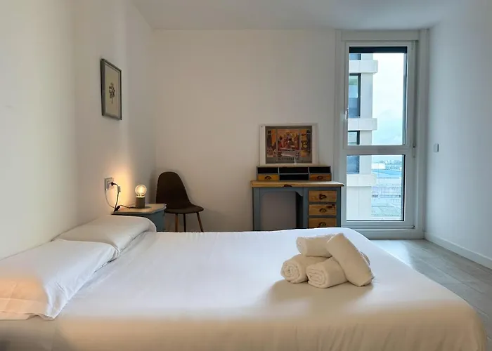 דירה Ocean View Balcony - New 3bed 6pax ויגו