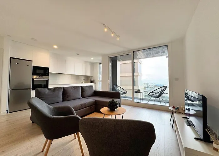 דירה Ocean View Balcony - New 3bed 6pax ויגו