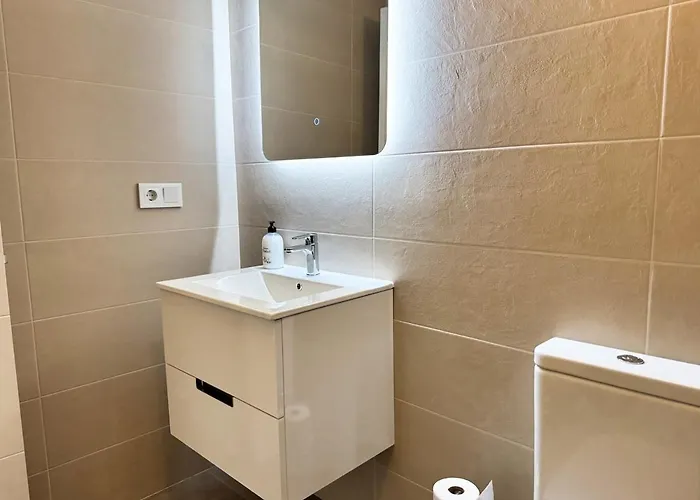 Ocean View Balcony - New 3bed 6pax * ויגו