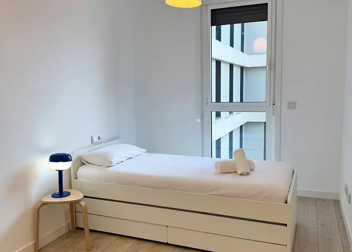 Ocean View Balcony - New 3bed 6pax * ויגו