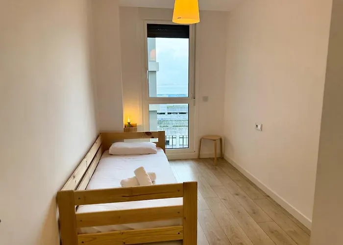 Ocean View Balcony - New 3bed 6pax דירה ויגו