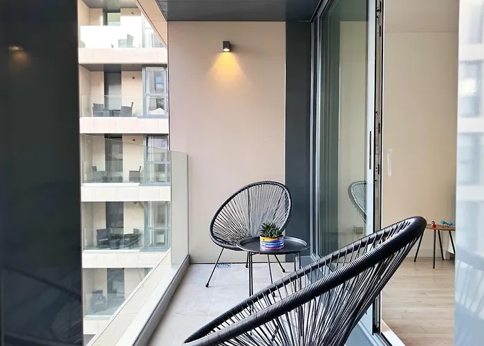 Ocean View Balcony - New 3bed 6pax * ויגו